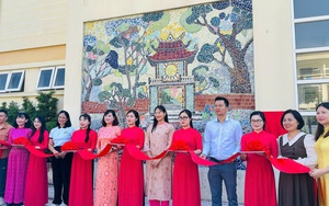 Tranh Văn Miếu từ vật liệu tái chế: Nghệ thuật tái sinh bước vào sân trường Tiểu học Liên Mạc