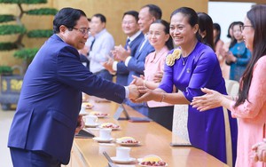 Thủ tướng gặp mặt đại diện các nhà giáo tiêu biểu toàn quốc