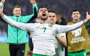 Khoảnh khắc bùng nổ khi cựu tiền đạo Ngoại hạng Anh lập hat-trick giúp đội nhà giành vé play-off World Cup 2026