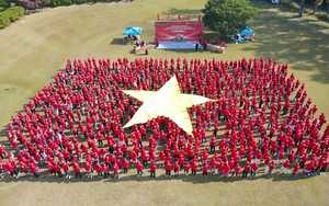 Kỷ lục xếp lá cờ Tổ quốc lớn nhất trong cộng đồng người Việt Nam tại Nhật Bản