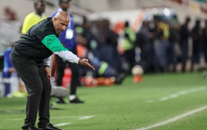 HLV Nigeria tố đối thủ dùng 'bùa ngải' ở loạt sút luân lưu tại vòng play-off World Cup 2026