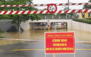 Huế: Lũ trên sông Hương dâng cao do mưa lớn