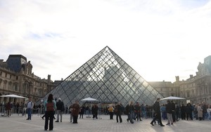 Pháp: Bảo tàng Louvre đóng cửa phòng trưng bày do vấn đề hạ tầng