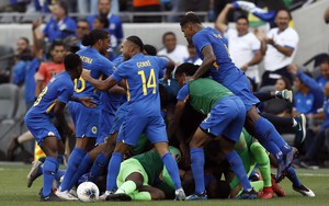 Dùng 100% cầu thủ gốc Hà Lan, đội tuyển từng hòa Việt Nam lần đầu tiên giành vé dự World Cup