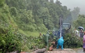 Cập nhật: Đèo Ngoạn Mục - Khánh Hoà sạt lở thêm 4 điểm mới nguy hiểm