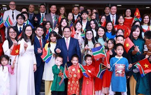 Thủ tướng Phạm Minh Chính gặp gỡ cộng đồng người Việt tại Nam Phi