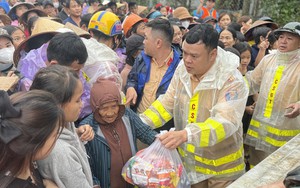 Đắk Lắk: Nước lũ rút, tiếp cận người dân cung cấp lương thực