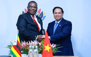 Thủ tướng gặp Phó Tổng thống Zimbabwe Constantino Chiwenga