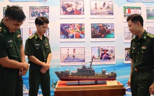 Khai mạc trưng bày chuyên đề "Tổ quốc nhìn từ biển"