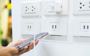 Cảnh báo nguy cơ rò rỉ dữ liệu tại các cổng sạc công cộng