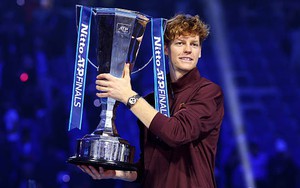 Jannik Sinner chính thức vượt qua huyền thoại Federer, xác lập ‘kiệt tác’ mới trong lịch sử quần vợt