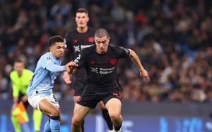 Cúp C1: Sao trẻ Việt kiều kiến tạo giúp đội nhà đánh bại Man City; Barcelona thua đậm
