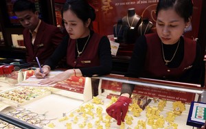 Giá vàng miếng sáng 25/11 tăng 2 triệu đồng/lượng