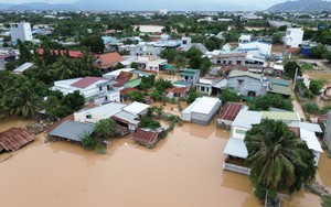 Bão số 15 đổi hướng, tăng cấp và có 3 kịch bản xảy ra