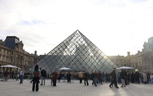 Pháp: Bảo tàng Louvre tăng giá vé với các du khách ngoài EU