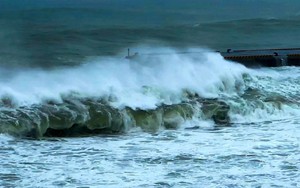 Ảnh hưởng của áp thấp nhiệt đới, khu vực Nam Biển Đông có gió mạnh, sóng cao