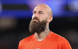 Napoli - Frankfurt: Đứng trên vai người khổng lồ