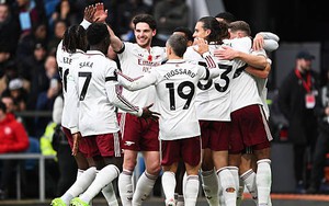 Gary Neville chỉ tên đội bóng duy nhất đủ sức ngăn Arsenal vô địch Ngoại hạng Anh