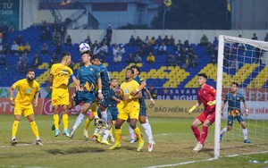 HAGL khiến cuộc đua trụ hạng V-League thêm khó lường 