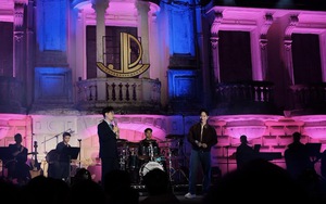 Hoàng Dũng dành tặng khán giả Hà Nội loạt hit trên sân khấu liveshow “Cuối tuần” 