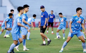 Lý do HLV Kim Sang Sik loại tiền vệ Việt kiều và Vĩ Hào khỏi SEA Games 33 