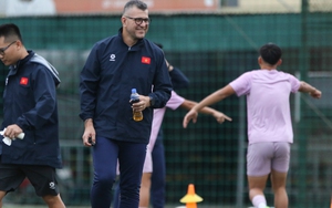 HLV Roland nói điều bất ngờ về đội tuyển U17 Việt Nam trước giải đấu lớn