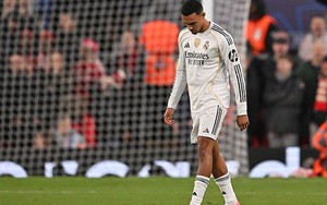 Trent Alexander-Arnold bị la ó trong ngày trở về Anfield