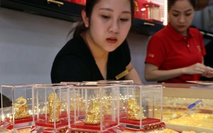 Sàn giao dịch vàng: Kỳ vọng lớn, bước đi thận trọng