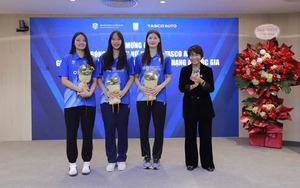 2 sao mai bóng chuyền Việt Nam ghi hơn 100 điểm ở giải thế giới nhận vinh dự cao quý sau khi vô địch