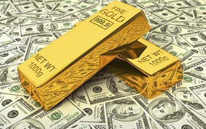 Đồng USD mạnh lên đẩy giá vàng giảm hơn 1%