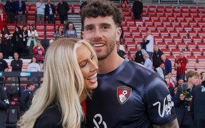 Cặp tình nhân đẹp nhất làng bóng đá hiện tại chơi cùng CLB và chung vị trí