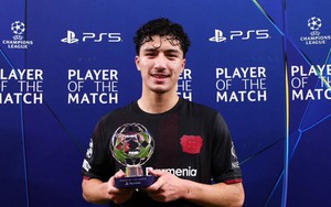 Cầu thủ gốc Việt nhận vinh dự chưa từng thấy ở đấu trường Champions League