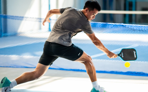 Suýt mất mạng khi chơi pickleball vì quay đầu quá nhanh