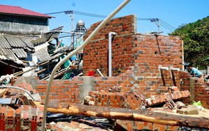 Gia Lai: Làng chài duới chân cầu Đề Gi tan hoang sau bão