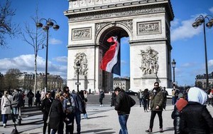 Ngày càng nhiều gia đình rời bỏ “kinh đô ánh sáng”