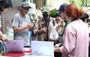 Nhiếp ảnh gia Thịnh Lê mang “đá lạ” của Hạ Long vào TP.HCM