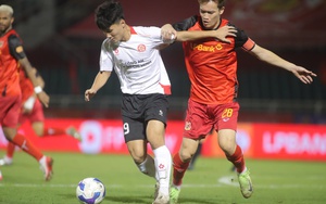 HLV Tây Ban Nha học nhiều điều từ V-League, chưa nghĩ đến cuộc đua vô địch