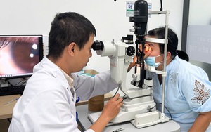 Ngứa mắt kéo dài, phát hiện rận mi ký sinh tại Bến Tre