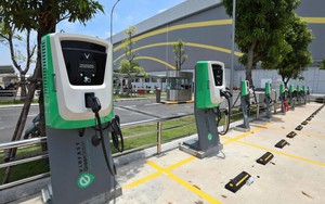 Bộ Xây dựng yêu cầu sớm hoàn thiện quy chuẩn an toàn cho chung cư có trạm sạc xe điện