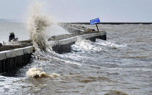 Thời tiết ngày 12/12: Gió mạnh, sóng lớn và mưa dông trên biển từ Cà Mau đến An Giang