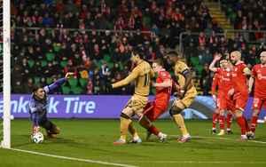 Cúp C3: Crystal Palace và Fiorentina giành chiến thắng