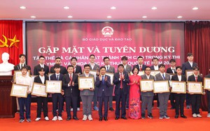 Bộ Giáo dục và Đào tạo gặp mặt, tuyên dương học sinh Olympic và KHKT quốc tế năm 2025