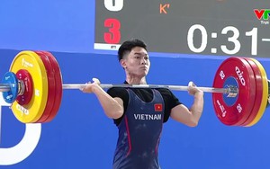 VĐV cử tạ 19 tuổi của Việt Nam giành huy chương tại SEA Games 2025