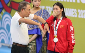 Vụ vận động viên bơi khóc sau khi nhận Huy chương ở SEA Games 2025, nhà chuyên môn nói gì