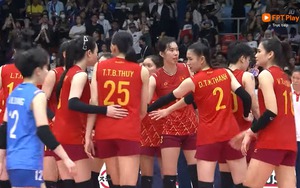 Bóng chuyền nữ Việt Nam lỡ hẹn HCV sau trận chung kết SEA Games 2025 cực kỳ cảm xúc trước Thái Lan