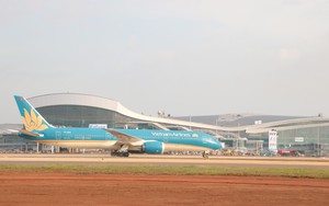 Sân bay Long Thành: Máy bay lớn nhất Việt Nam hạ và cất cánh thành công