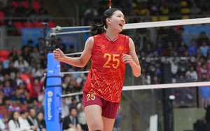 Phụ công Bích Thủy chơi tuyệt hay ở SEA Games 2025, đúng là ‘Ngọc Hoa mới’ của bóng chuyền nữ Việt Nam