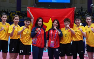 Đội tuyển cầu mây nữ Việt Nam: 'Vào hang bắt cọp'