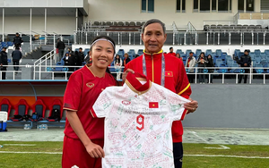 Huỳnh Như viết tâm thư xúc động khi HLV Mai Đức Chung chia tay ĐT nữ Việt Nam