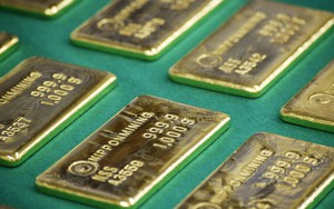 Giá vàng châu Á ngược chiều với đà tăng của bạc